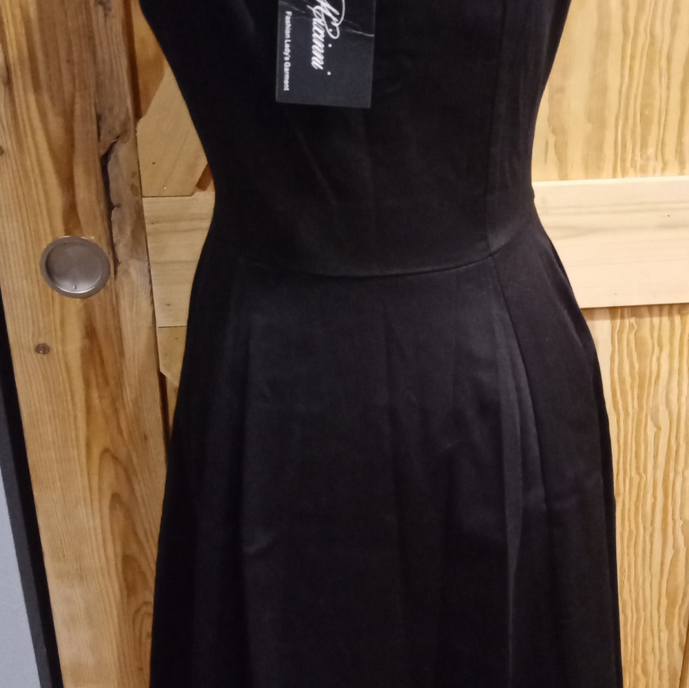 Super cute black dress - Picture 6 of 8